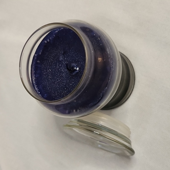 Airwick lavender, Shaker Hill Bayberry Candles with heart Shaped storage box - Picture 15 of 16